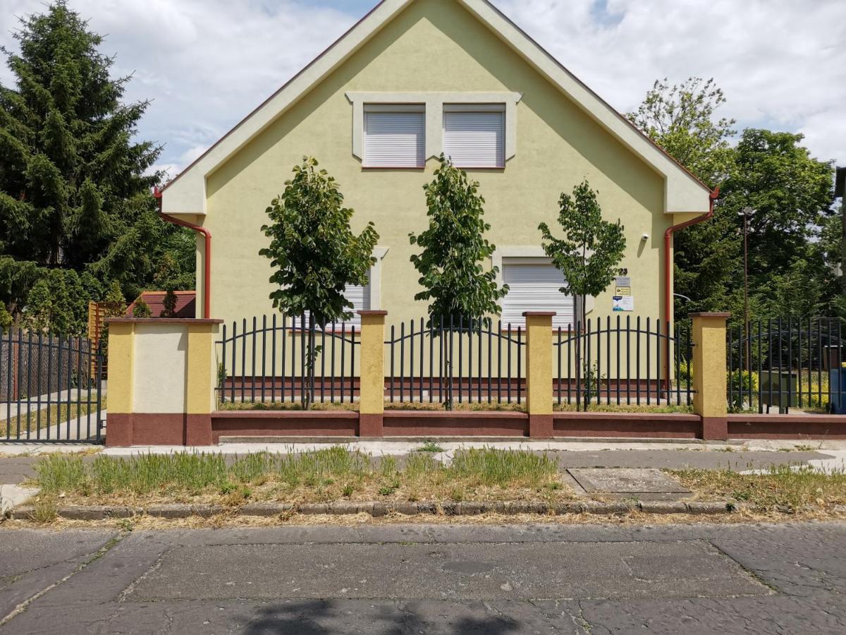 Poroszlay Apartman Debrecen Exterior photo
