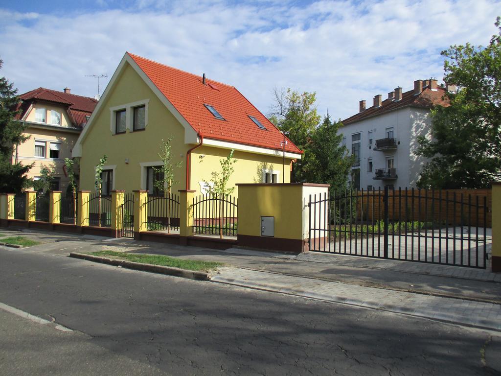 Poroszlay Apartman Debrecen Exterior photo