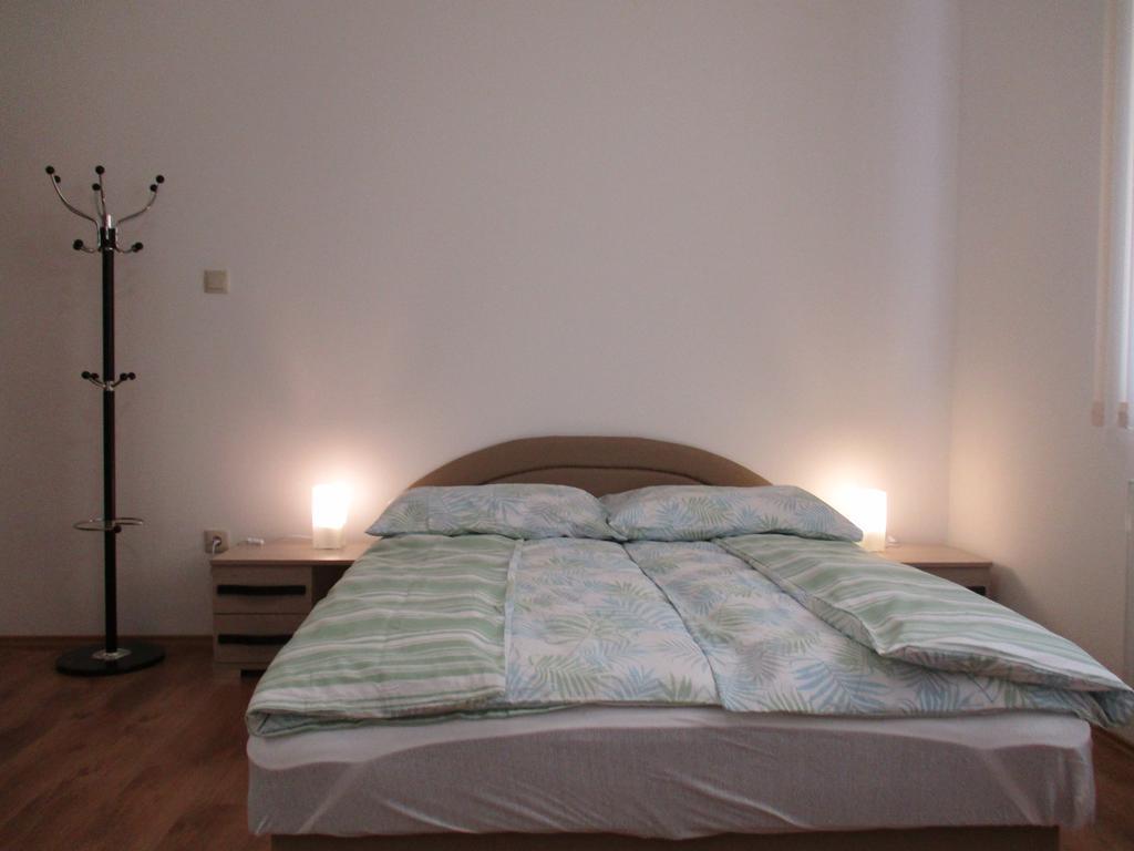 Poroszlay Apartman Debrecen Exterior photo